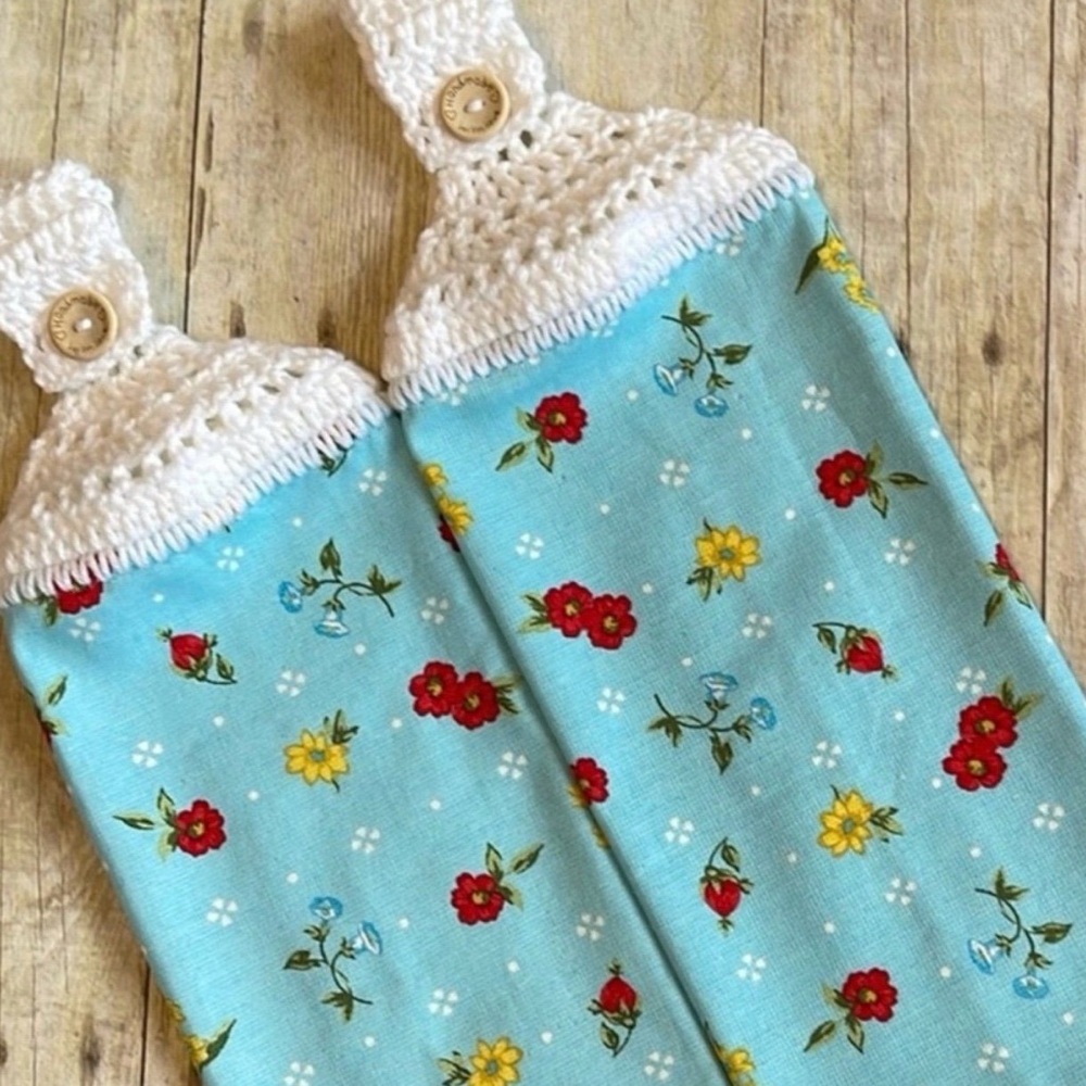 Pioneer Woman Set of Two Crochet Top Hanging Towels Single Thickness